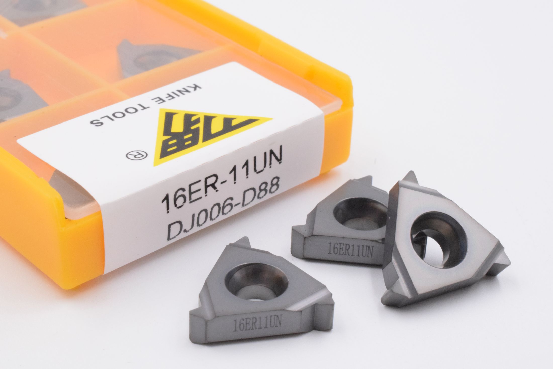 16ER11UN DJ006-D88