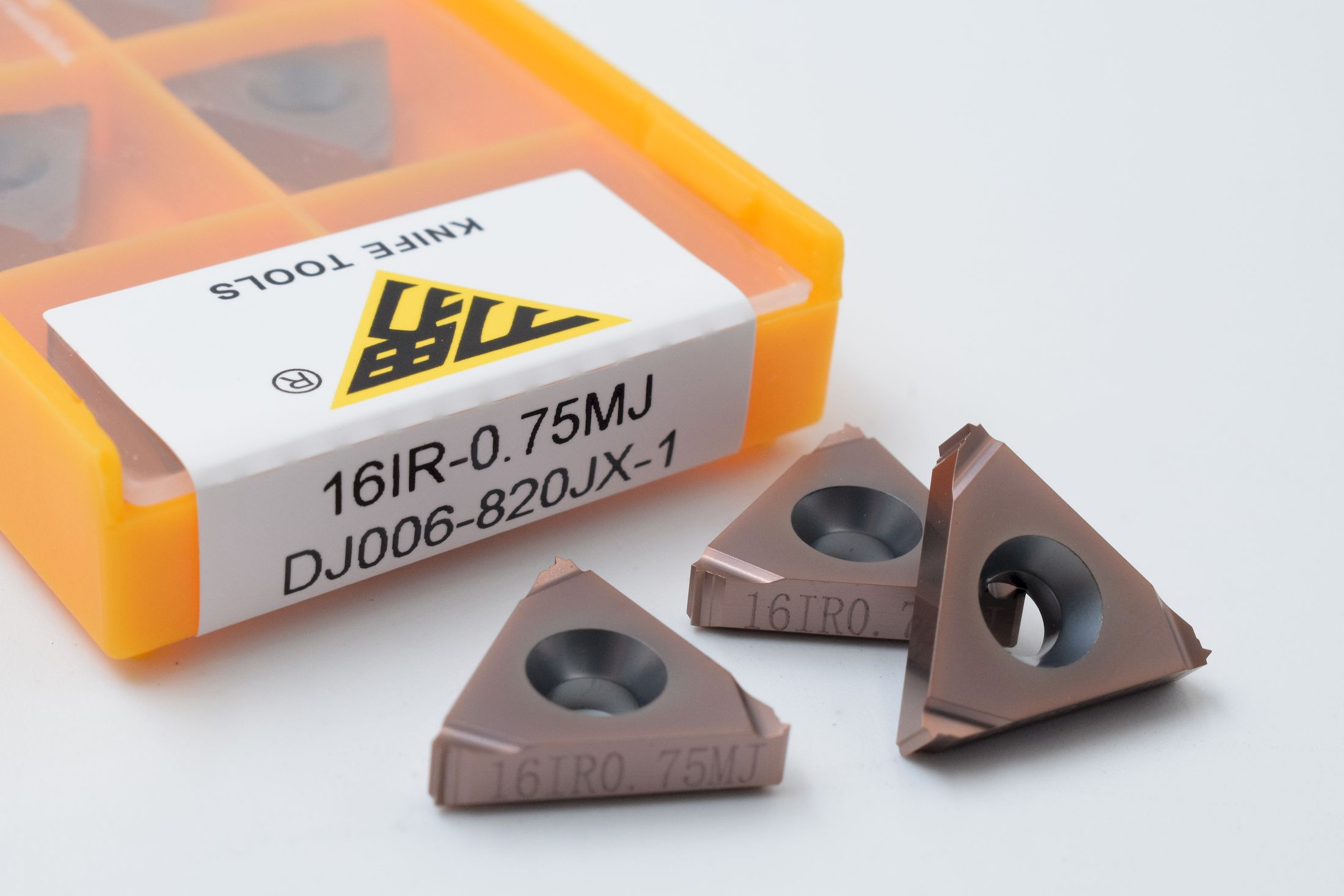 16IR0.75MJ DJ006-820JX-1