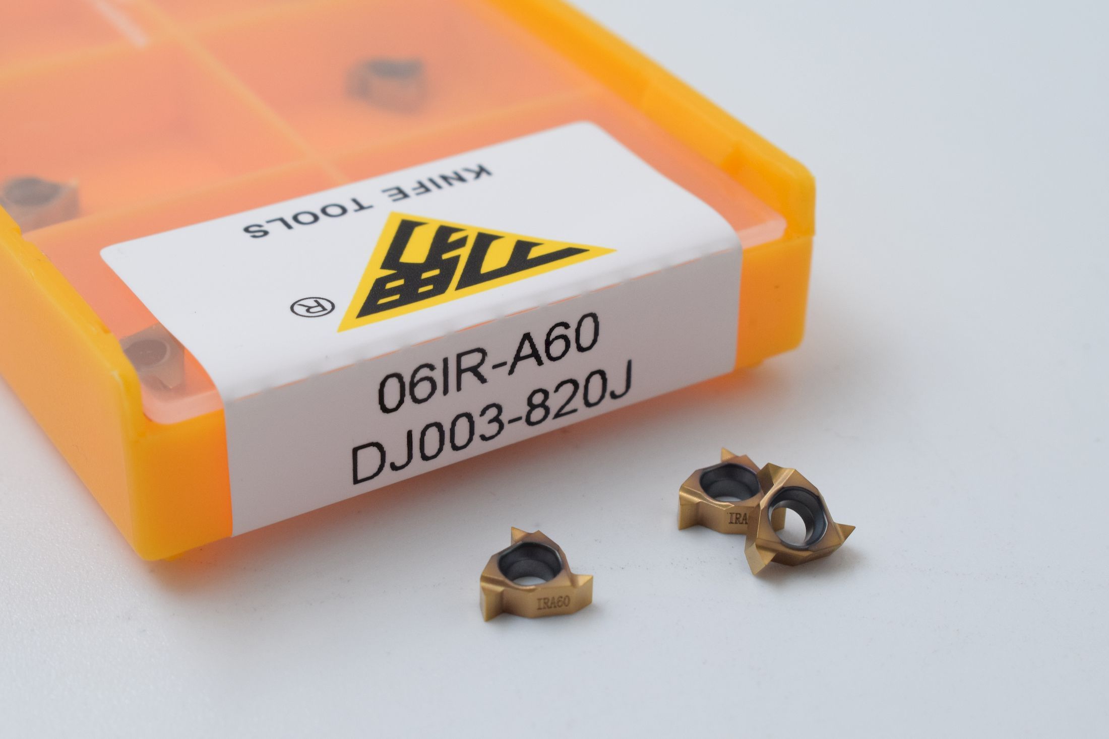 06IRA60 DJ003-820J