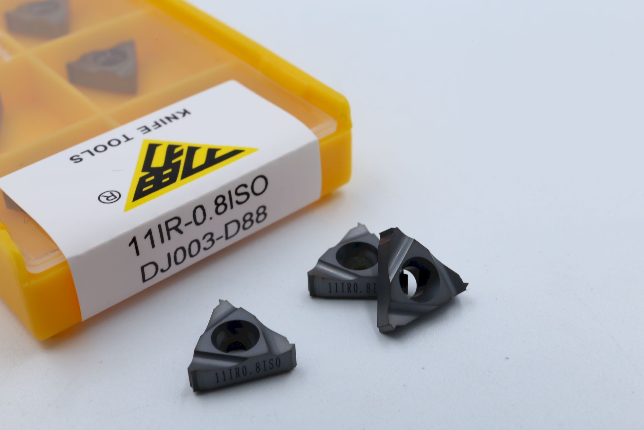 11IR0.8ISO DJ003-D88