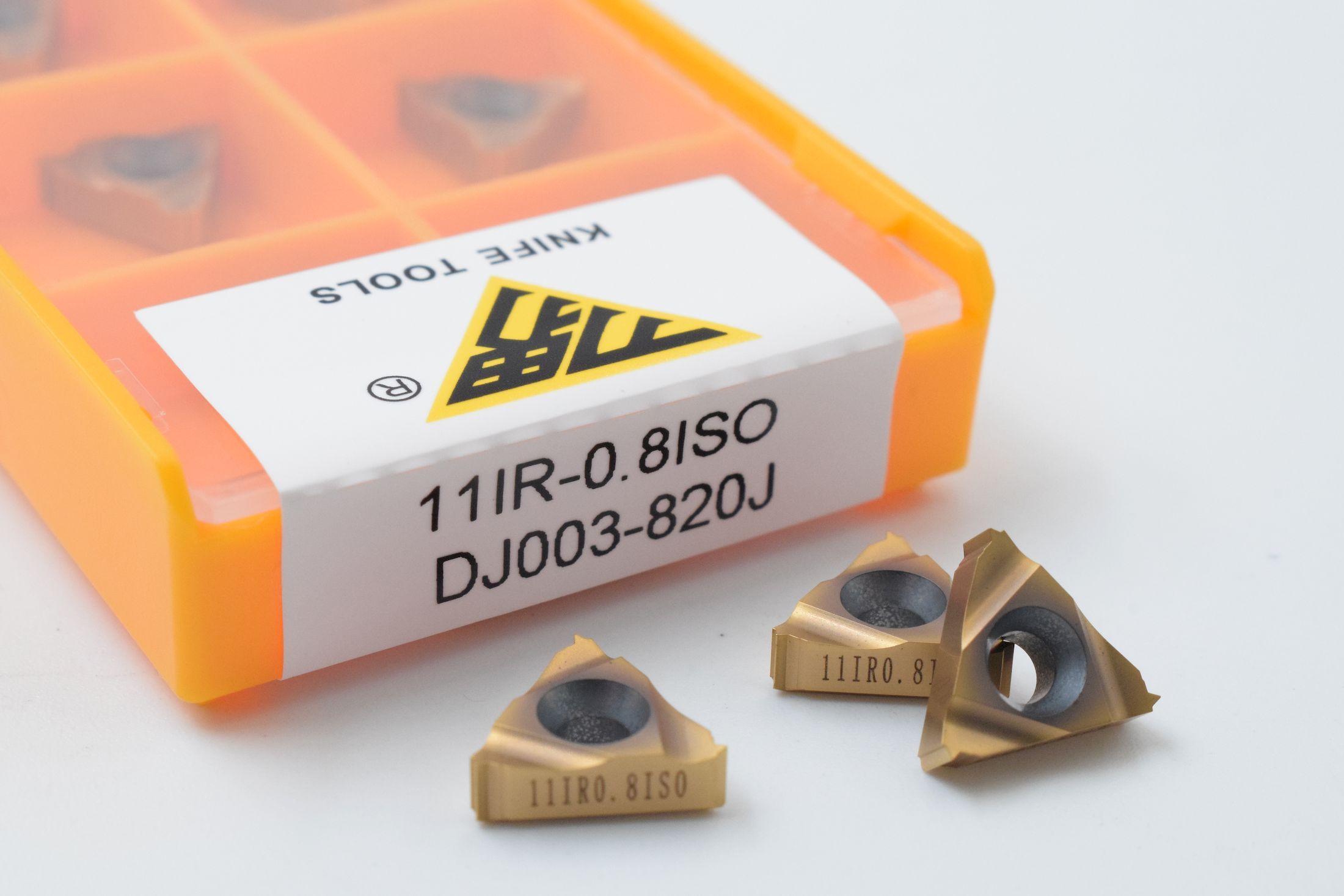 11IR0.8ISO DJ003-820J