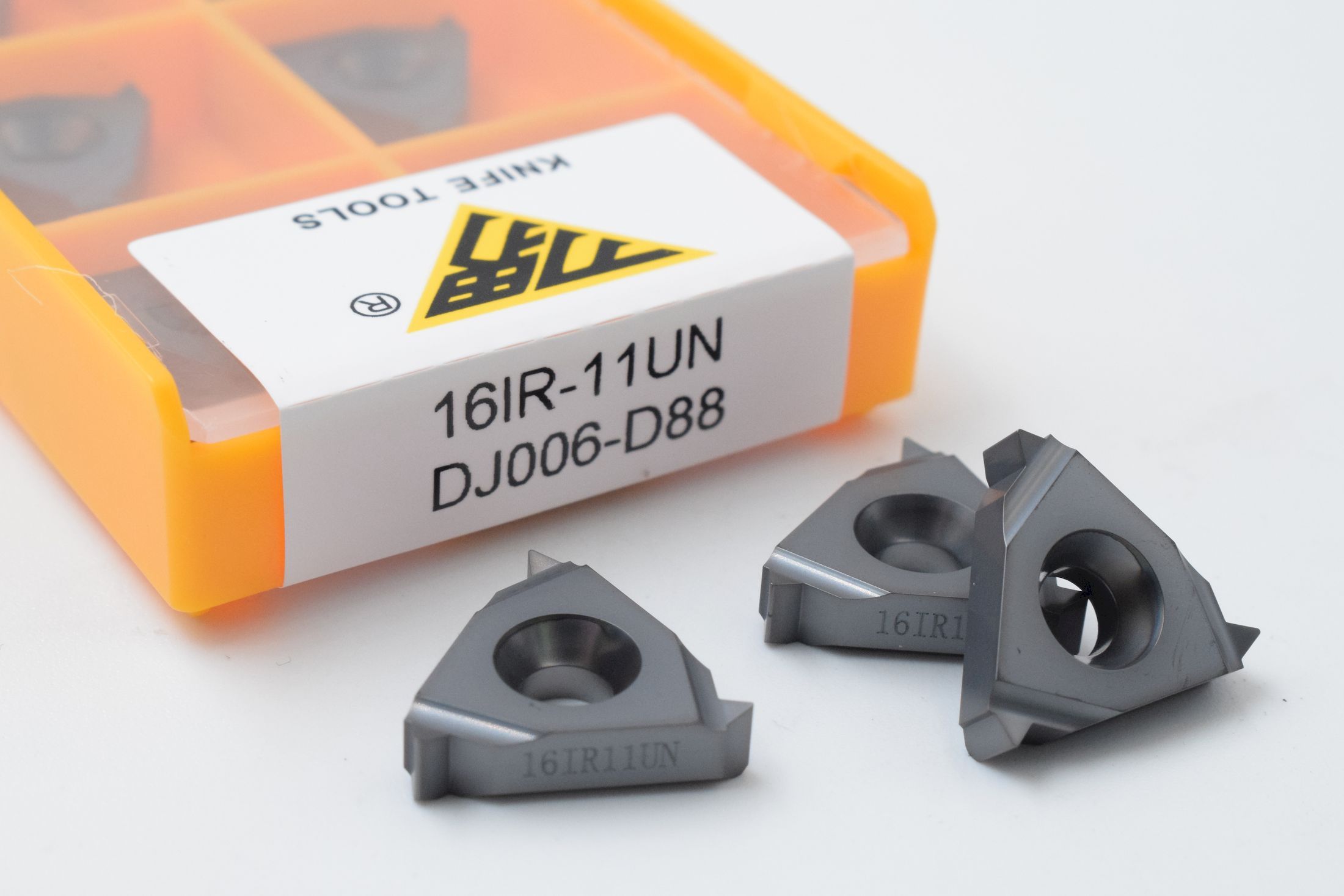 16IR11UN DJ006-D88