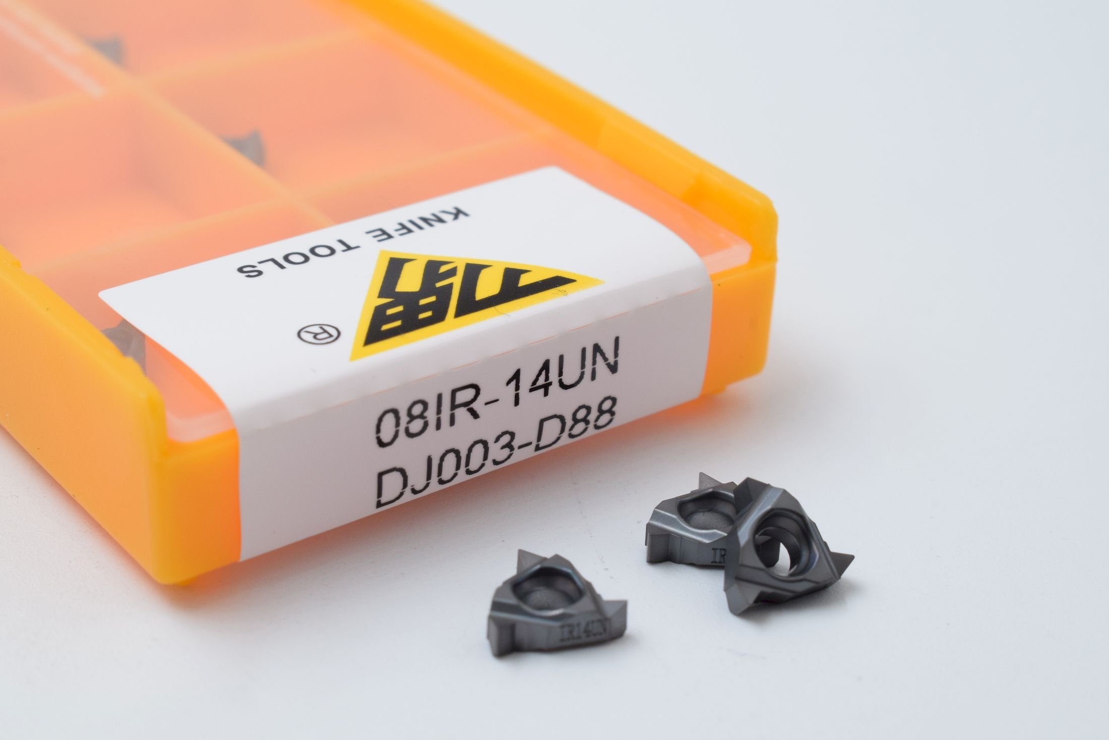 08IR14UN DJ003-D88