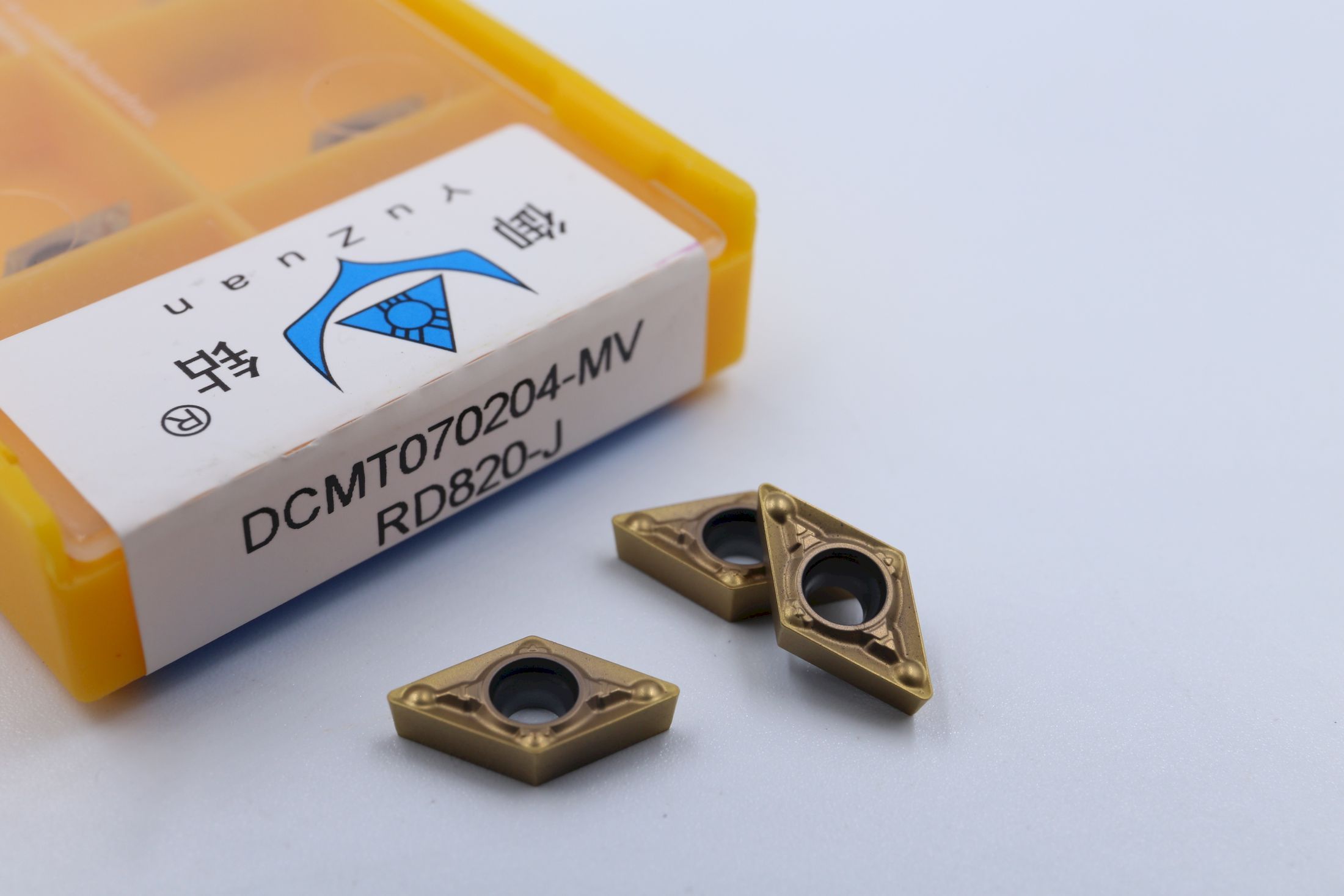 DCMT070204-MV RD820-J
