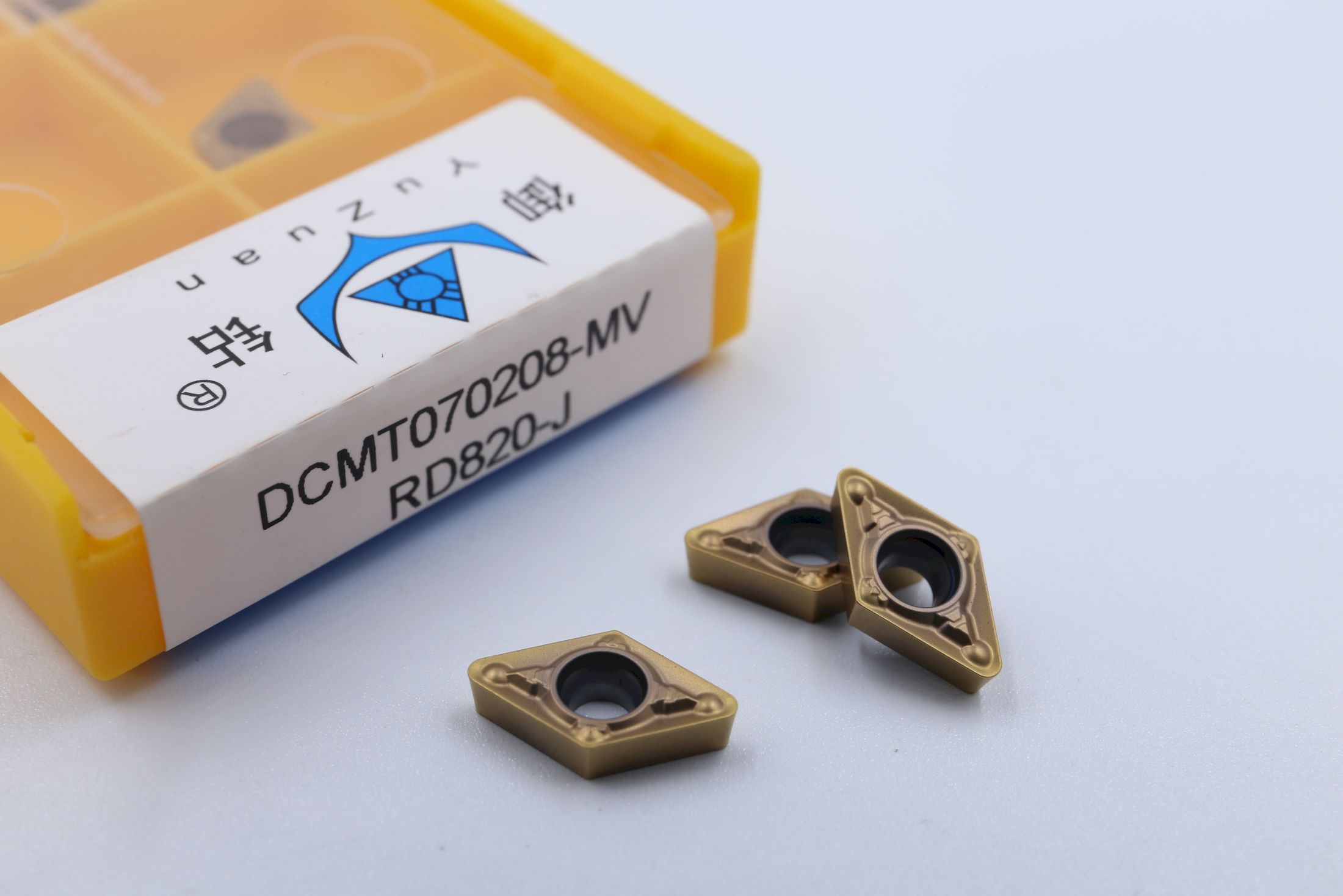 DCMT070208-MV RD820-J