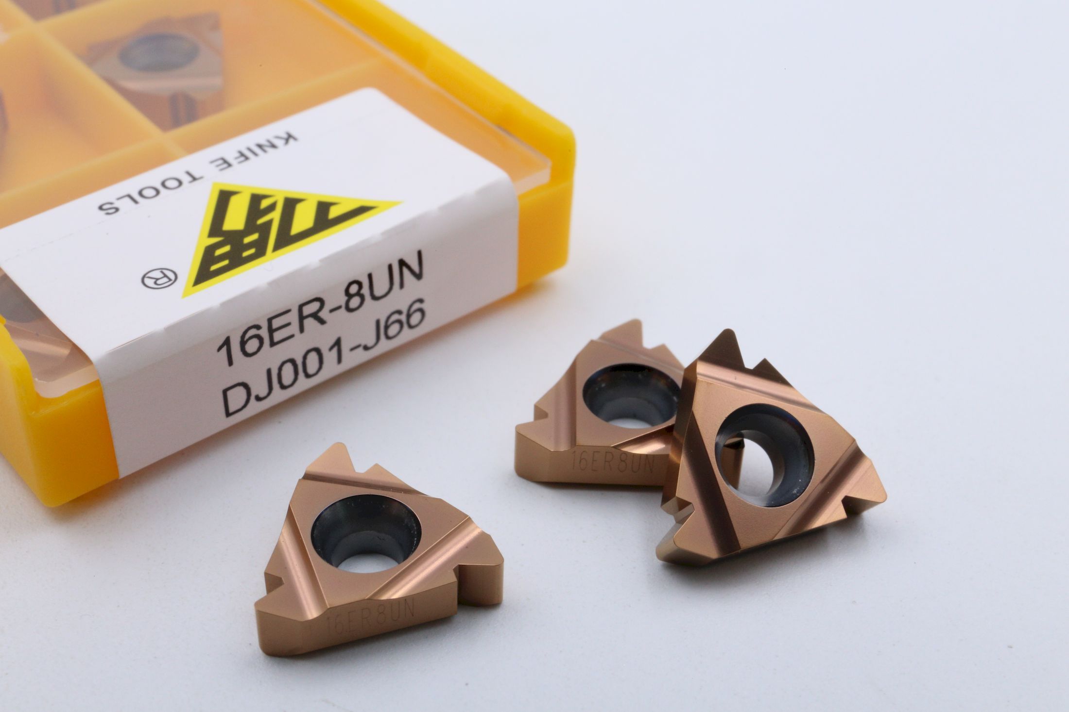 16ER8UN DJ001-J66