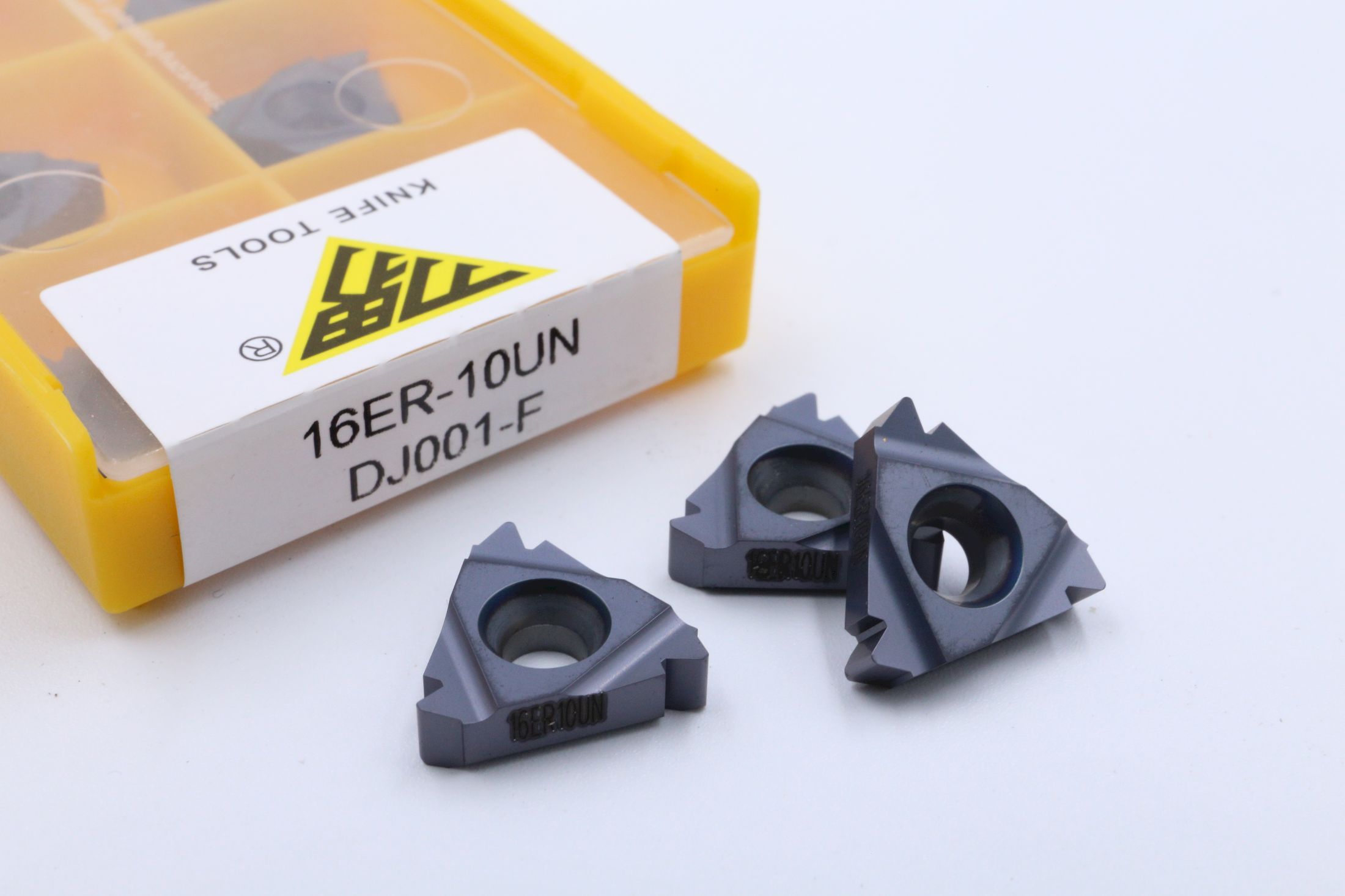 16ER10UN DJ001-F